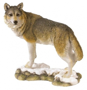 Tierfigur Wolf auf Schnee